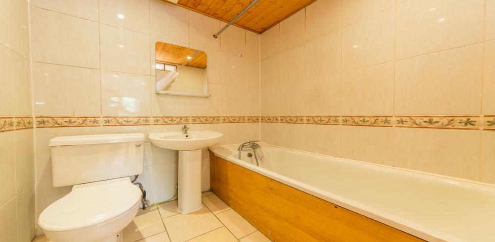 			Studio Apartment, 1 bath, 1 reception Apartment			 Heathfield Park, Willesden Green